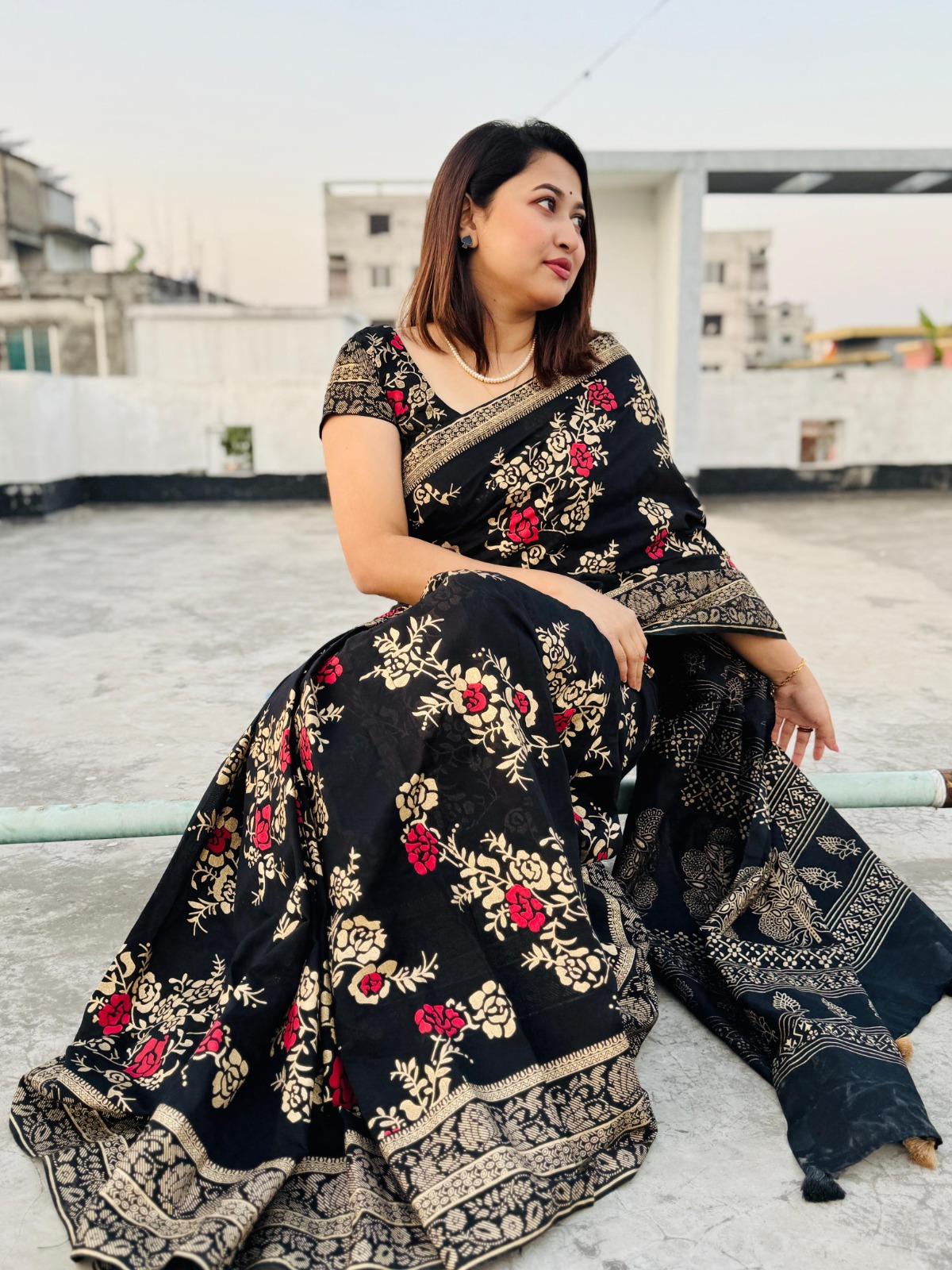 ইন্ডিয়ান হাই কোয়ালিটি জর্জেট শাড়ি সাথে ব্লাউজ পিস
