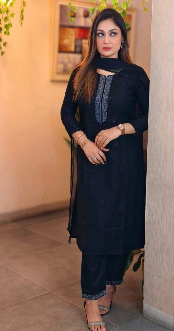 নাইরা কাট লিনেন সিকুয়েন্স স্টিচড থ্রি পিস