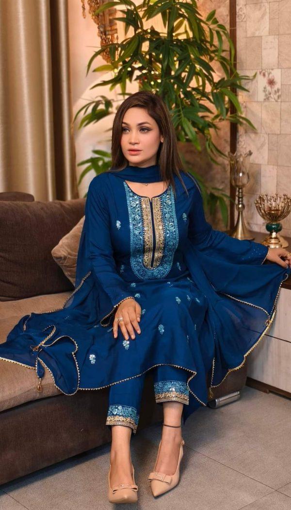 নাইরা কাট লিনেন সিকুয়েন্স স্টিচড থ্রি পিস