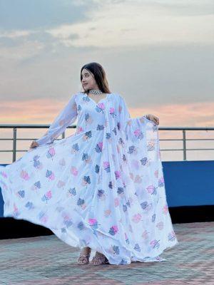 গ্রাউন থ্রি পিস